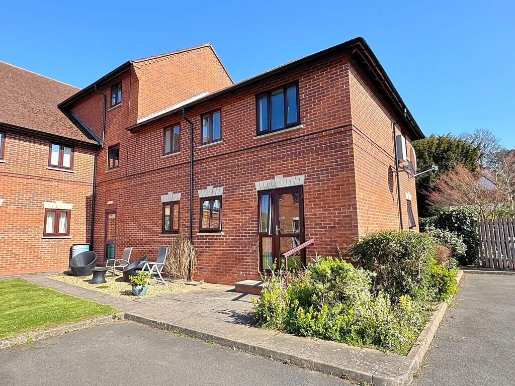 2-bed house on New Street, Ledbury, £85,000