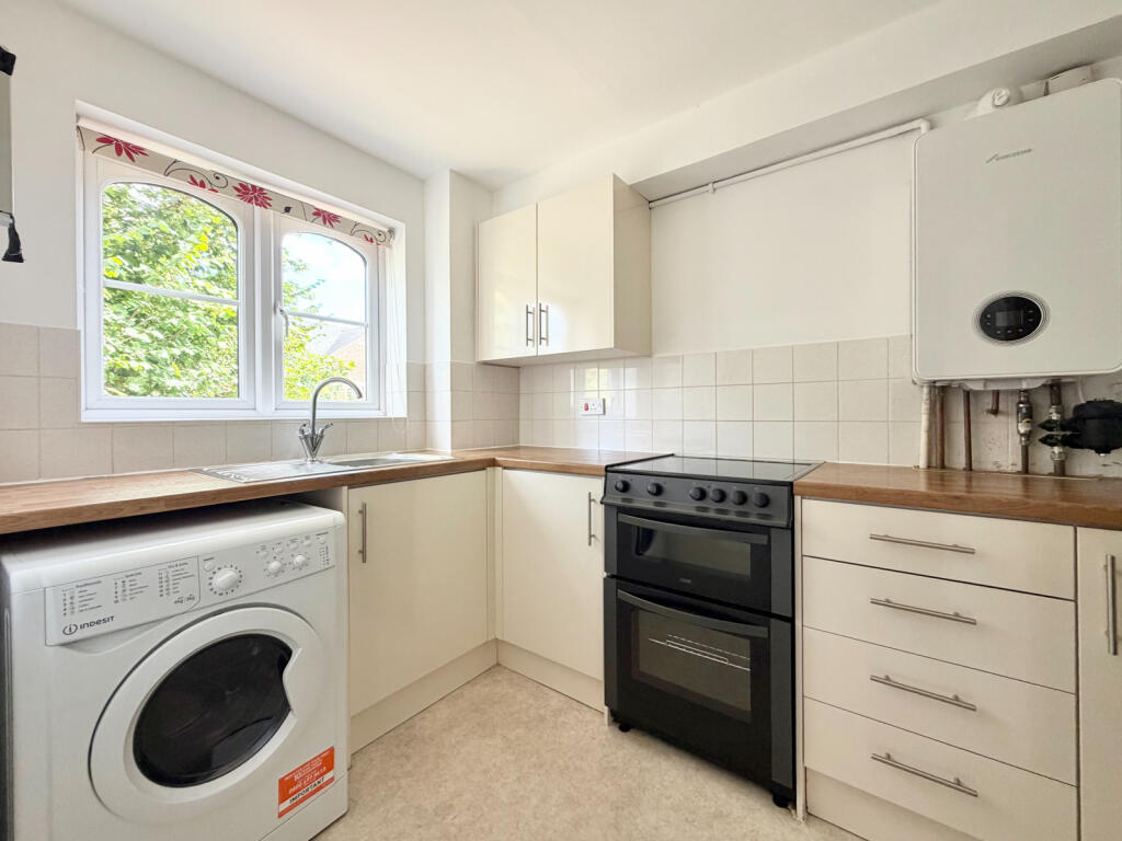 Apartment in Dacorum, Berkhamsted - View 3