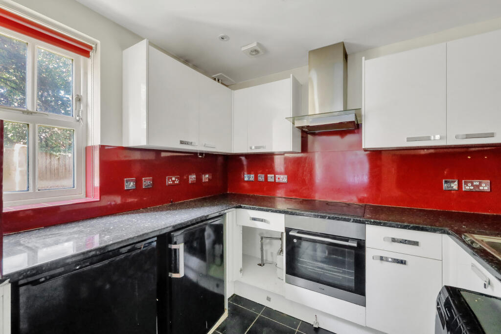 Apartment in Sutton - More