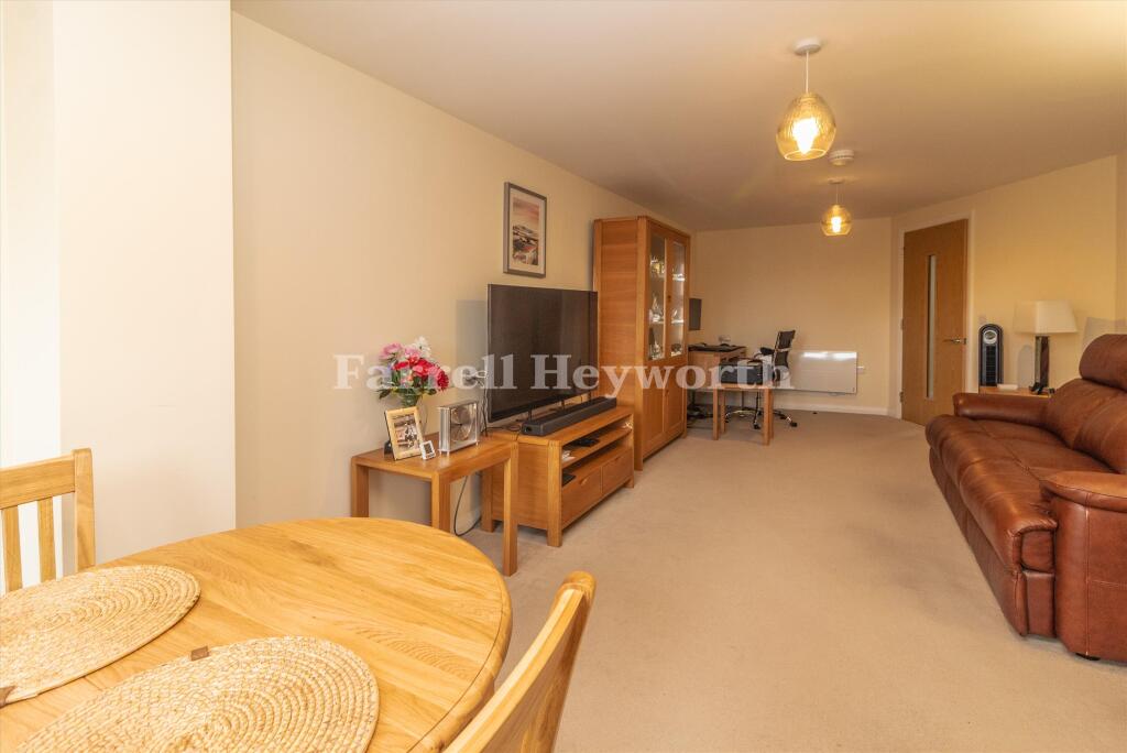 Apartment in Preston - More