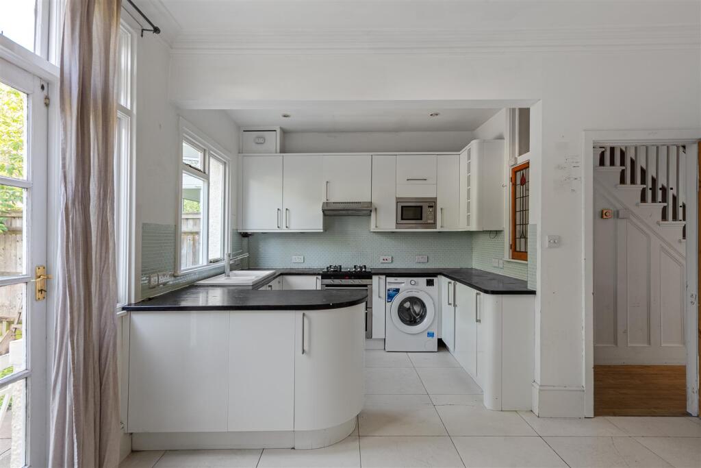 House in London - View 4