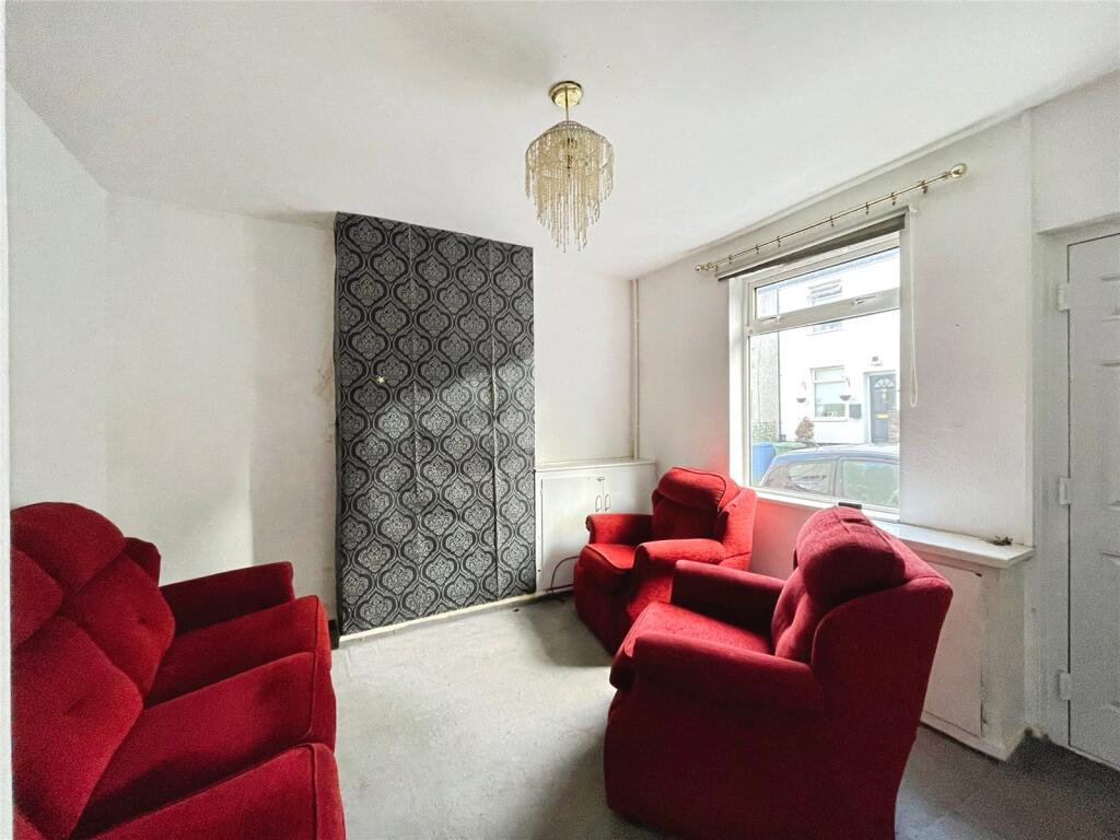 House in Mansfield, Nottinghamshire - View 3