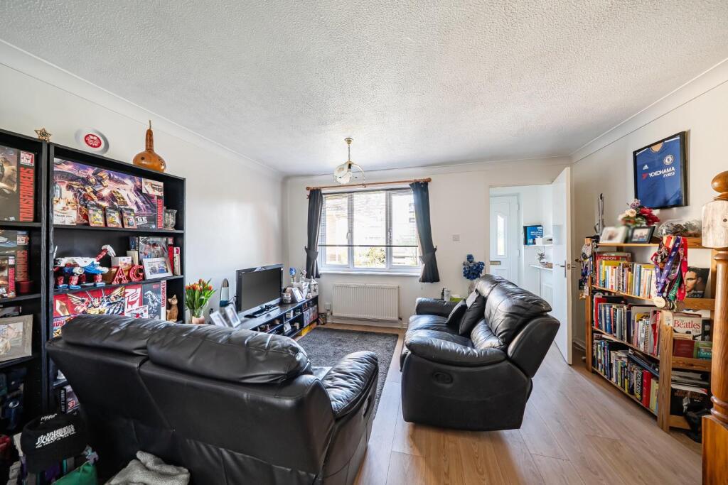 Horsham Close, Haverhill photo 2