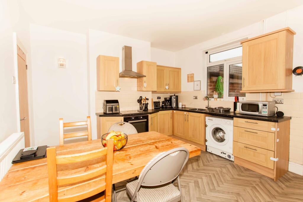 Welbeck Road, Bolsover, S44 photo 2