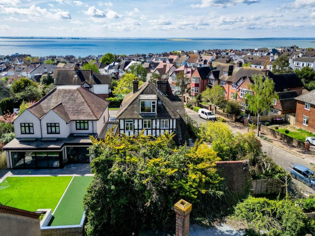 House in Southend-on-Sea - View 4