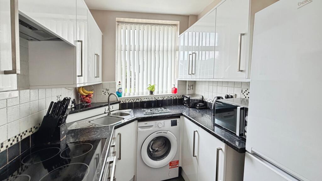 House in Wakefield - View 3