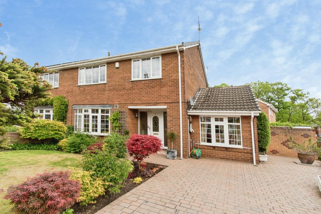Main image of property: Weetworth Park, Castleford