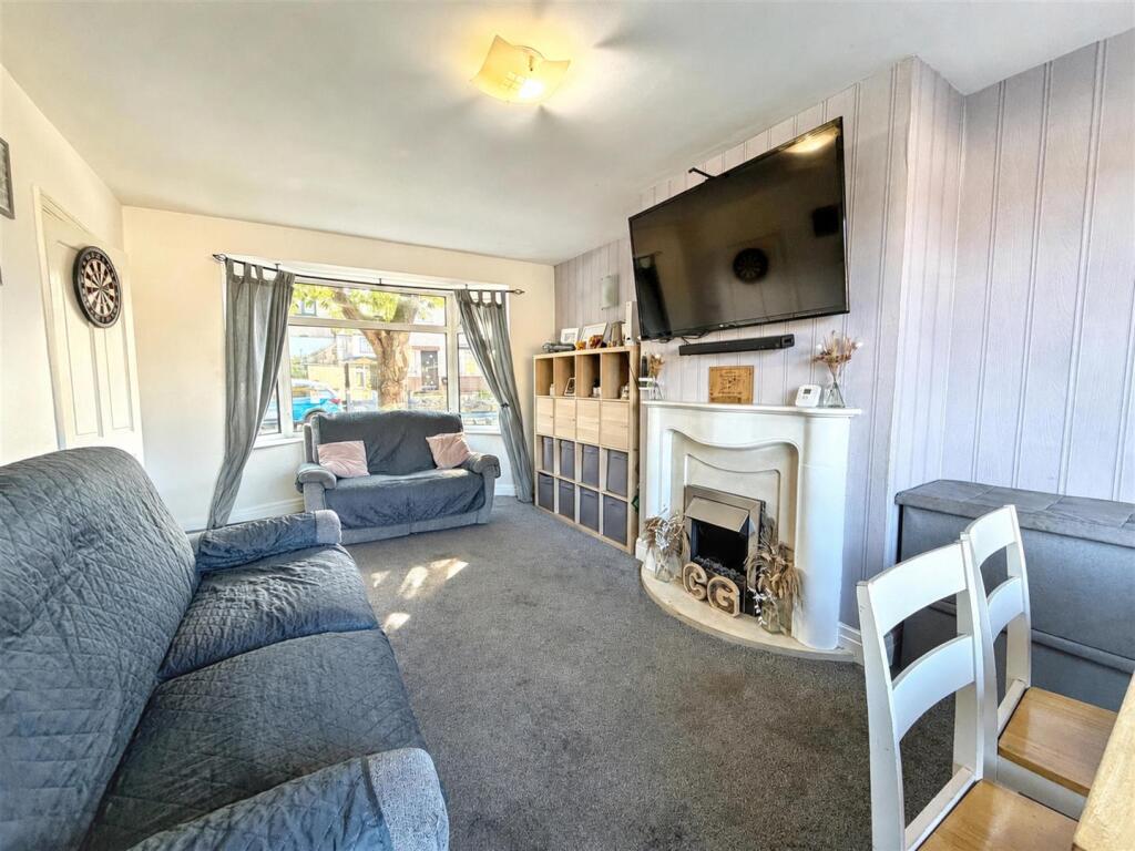 House in High Peak, Buxton - View 3