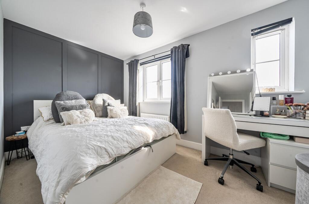 Apartment in Chichester, Tangmere - View 2