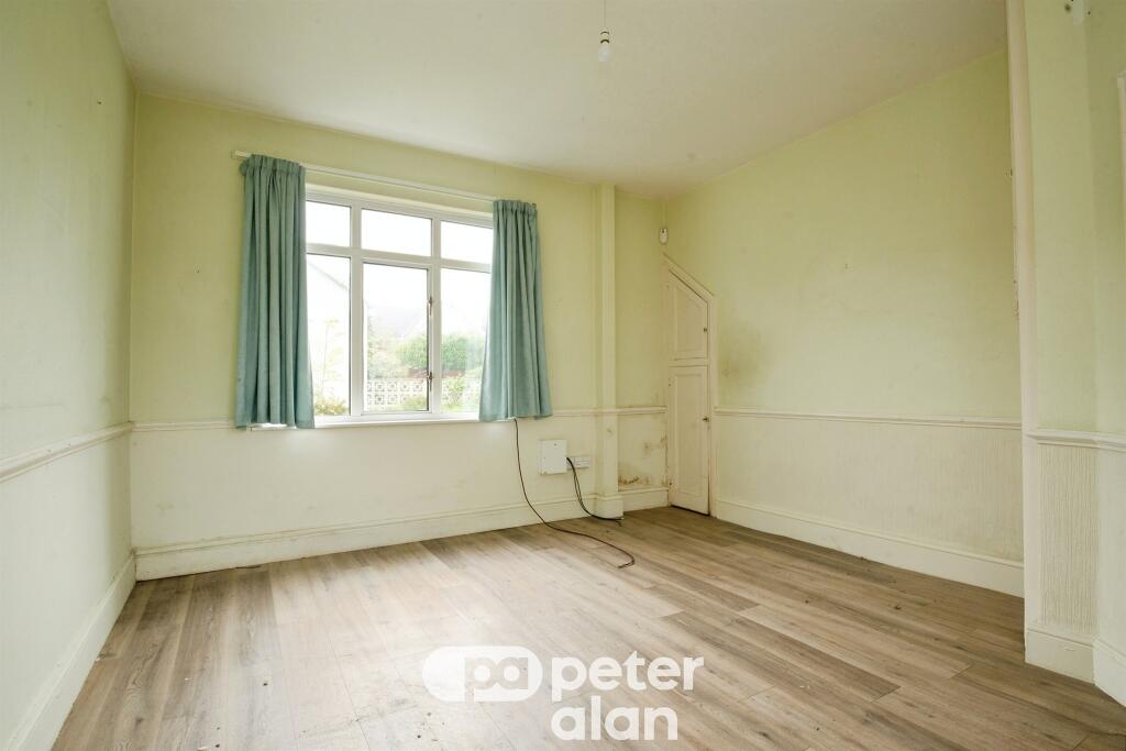 Ruth Road, New Inn, Pontypool photo 4
