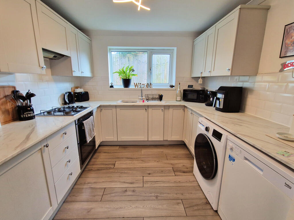 South Road, Porthcawl, CF36 3DG photo 4