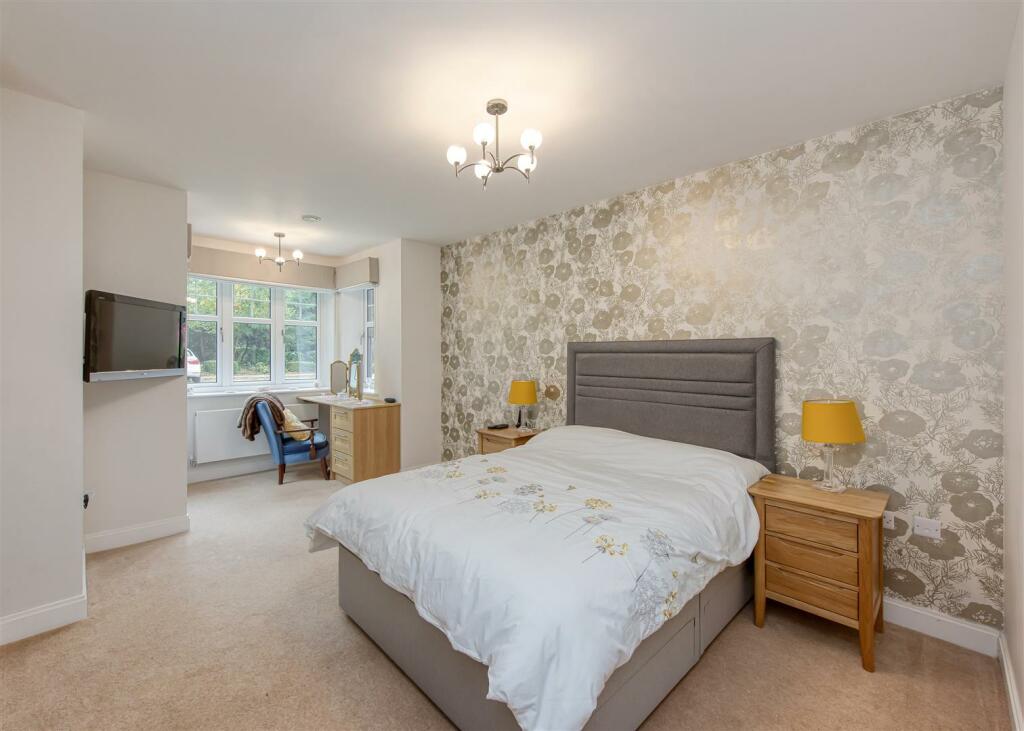 5 Clock Gardens, Stockwell Road, Tettenhall, Wolverhampton, WV6 9PS photo 4