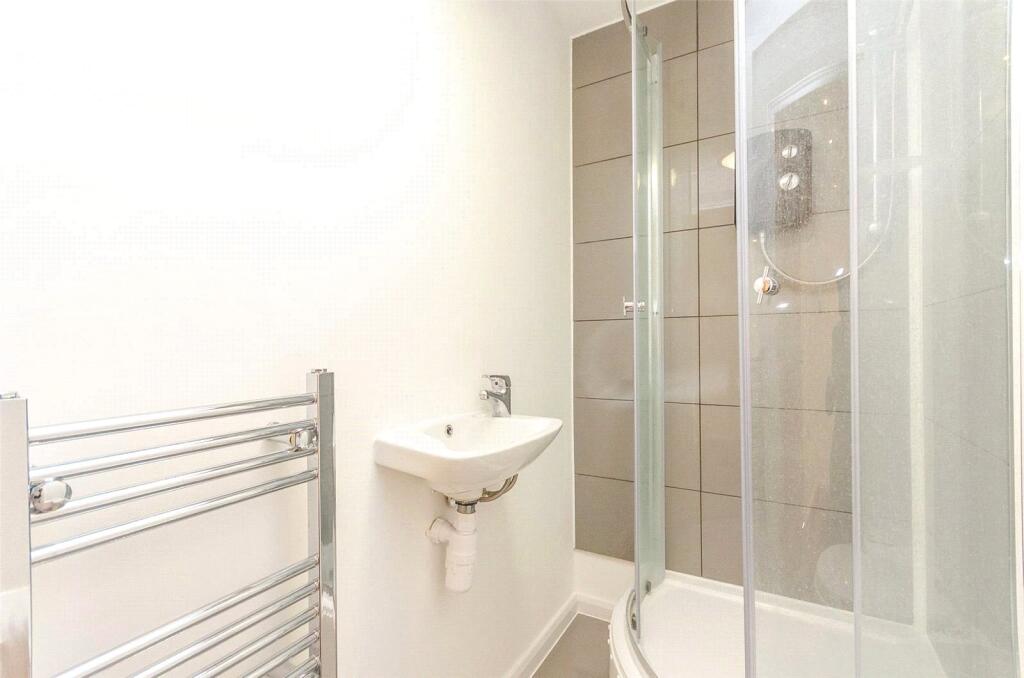 Apartment in Maidstone, Kent - View 4