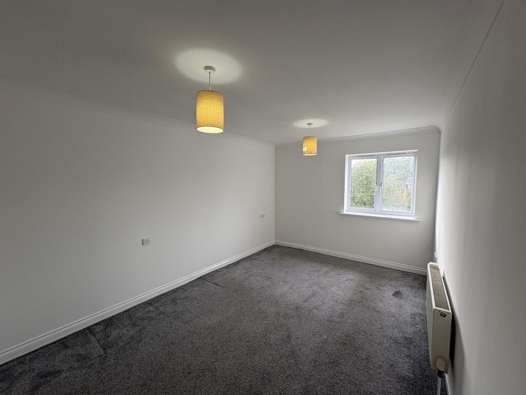 Apartment in Southampton - View 3