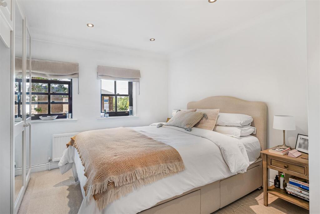 Apartment in St Albans - View 4