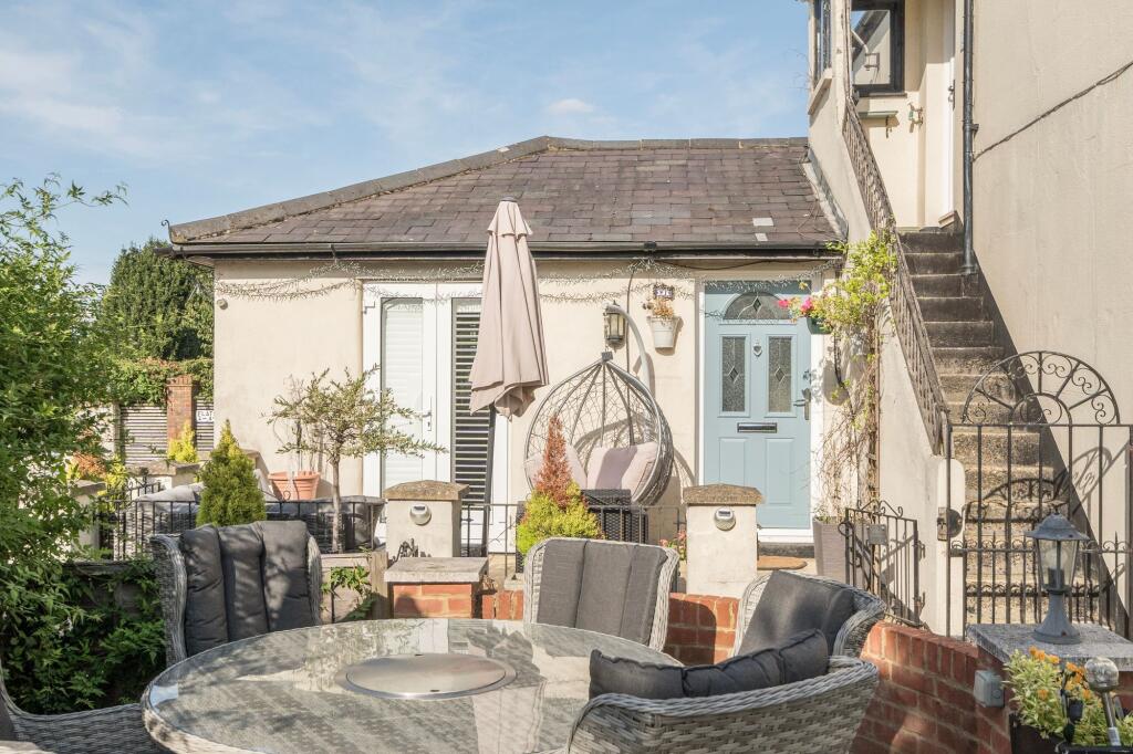Burgh Heath Road, Epsom, KT17 photo 3