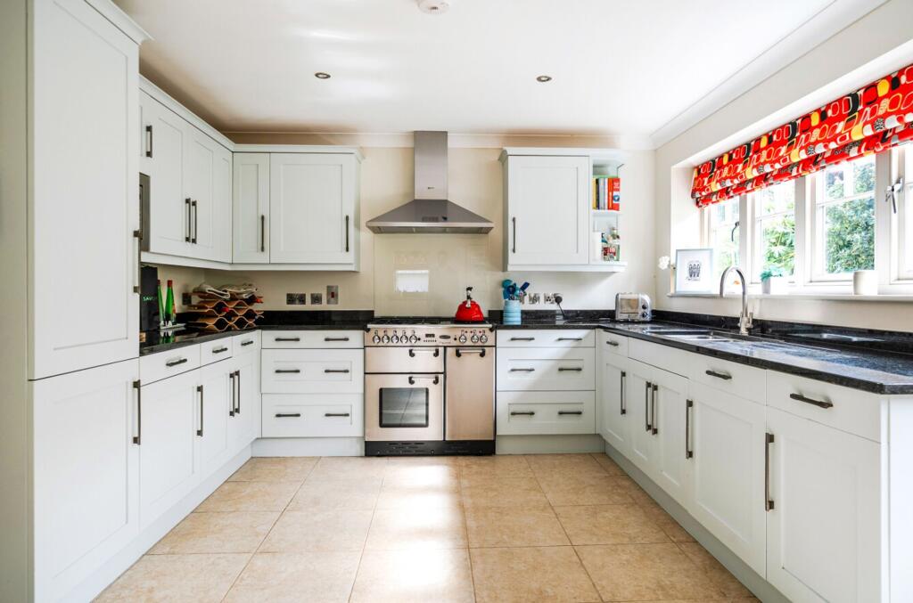 House in Arun, East Kingston - More