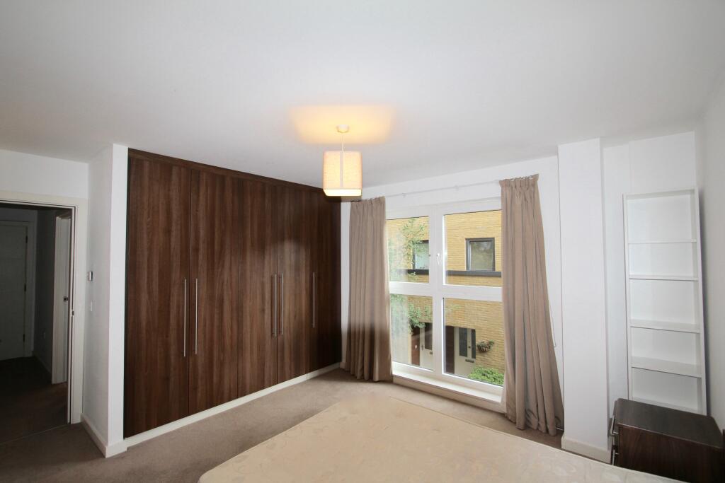 Apartment in London, Millwall, Isle of Dogs - More