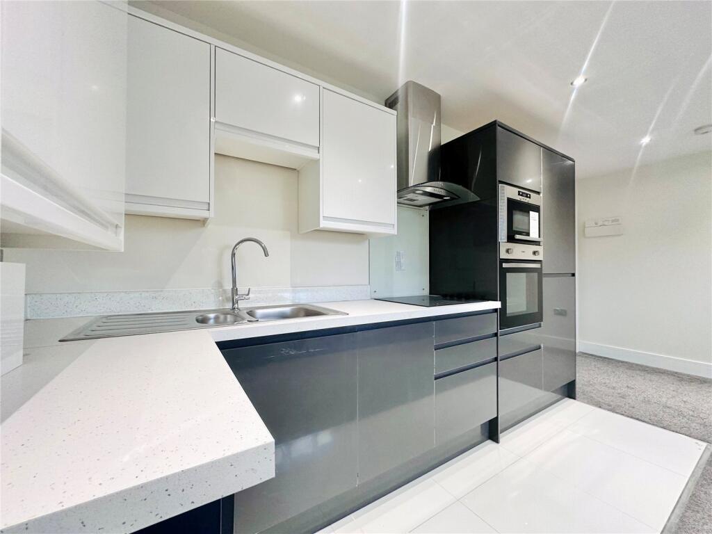 Apartment in Hart, Fleet - More