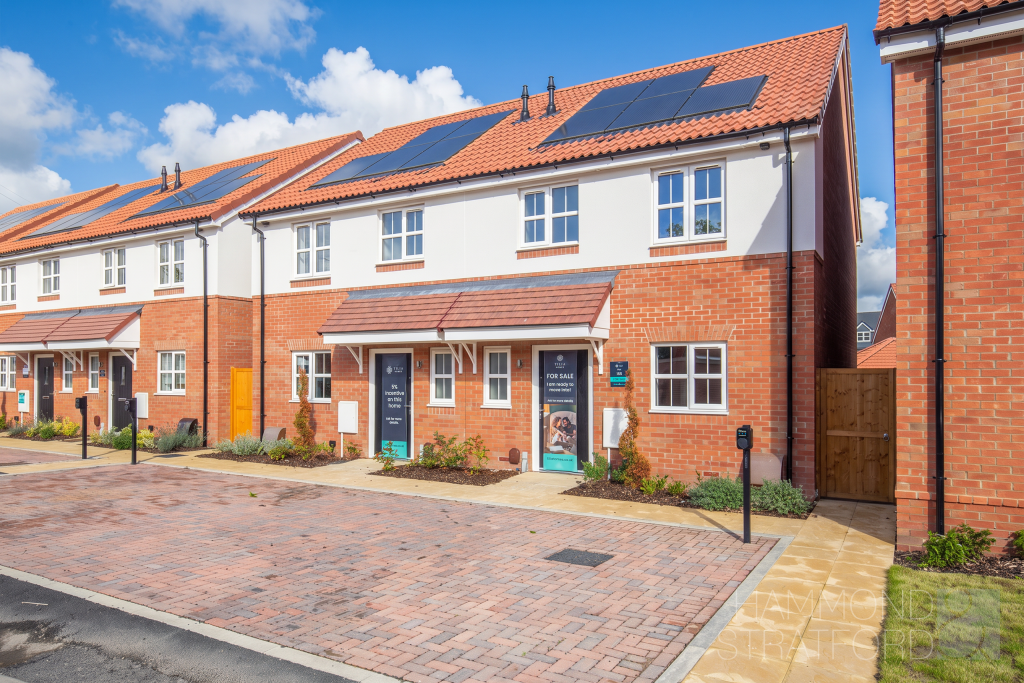 3-bed semi-detached on Clover Court, Cringleford, £315,000