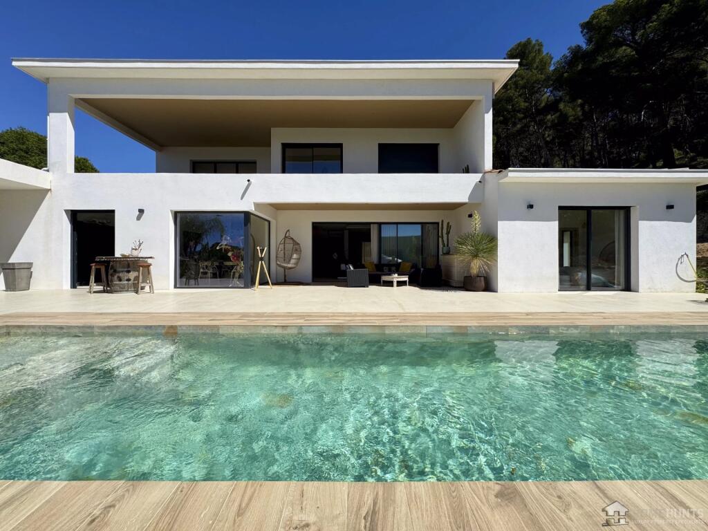 Main image of property: Provence-Alps-Cote d`Azur, Var, Ollioules