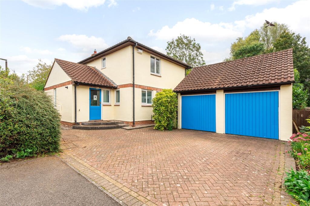 4-bed detached on Octavian Drive, Bancroft, Milton Keynes, Buckinghamshire, MK13, £625,000