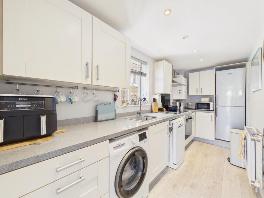 Apartment in Hythe, Golden Valley, Sandgate - View 4