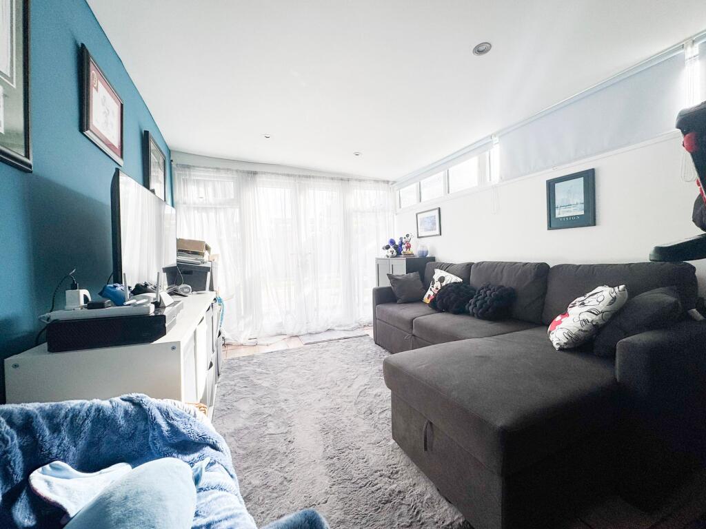 Manor Road, Benfleet, SS7 photo 4