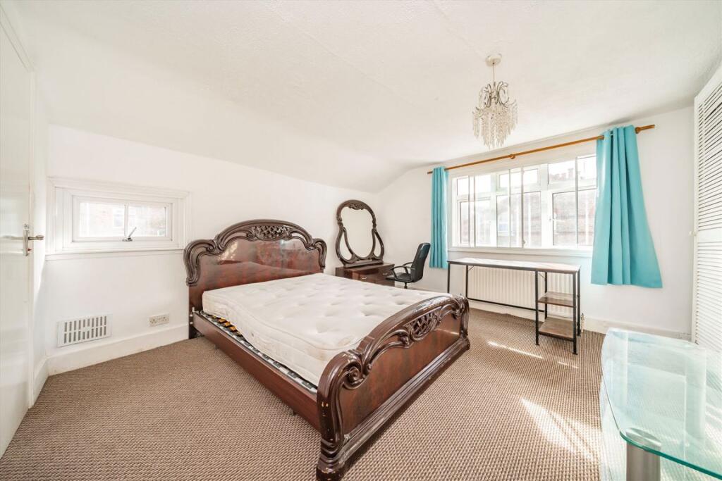House in Twickenham - View 5