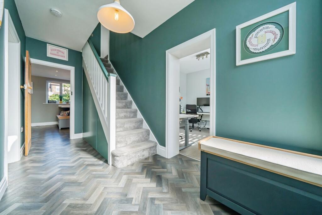 House in Warrington, Stockton Heath - More