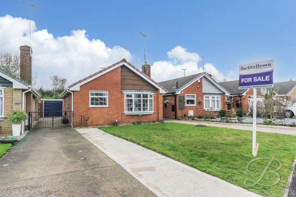 2-bed bungalow on Hereford Avenue, Mansfield Woodhouse, Mansfield, £195,000