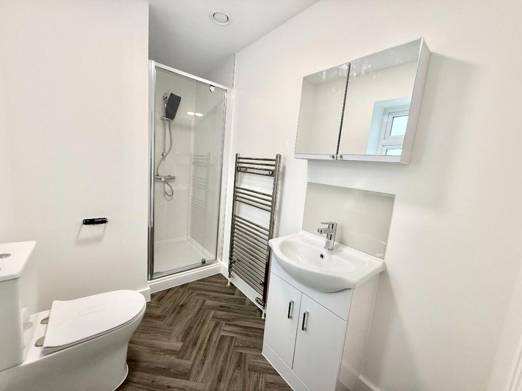 Apartment in Southend-on-Sea - View 5