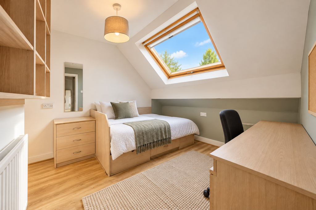 House in Leeds, West Yorkshire - View 3