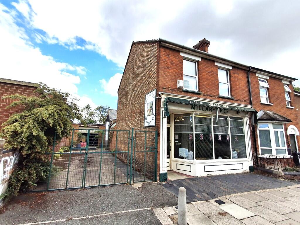 Main image of property: 53 Roff Avenue, Bedford, Bedfordshire, MK41