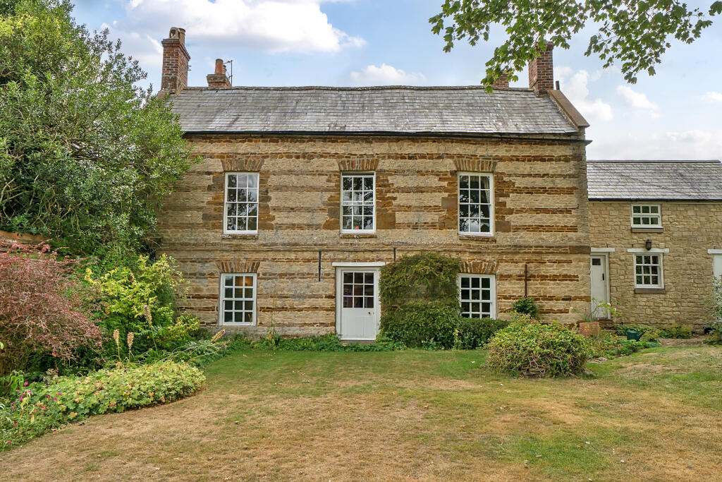 Main image of property: South Side, Steeple Aston, OX25