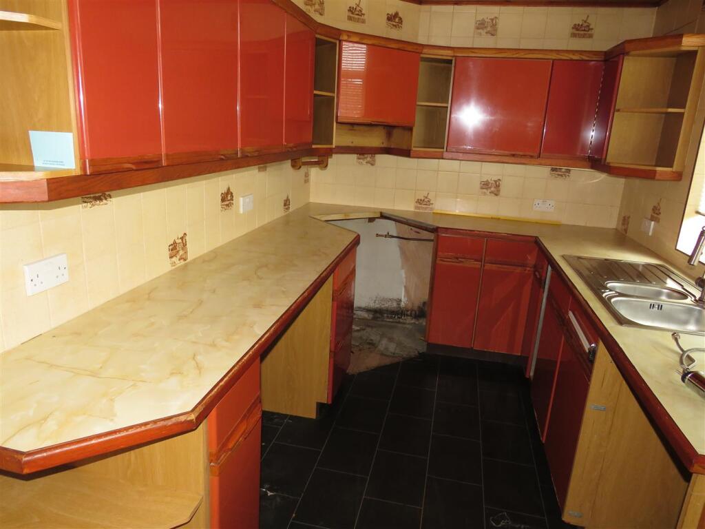 House in Solihull, Fordbridge - View 4