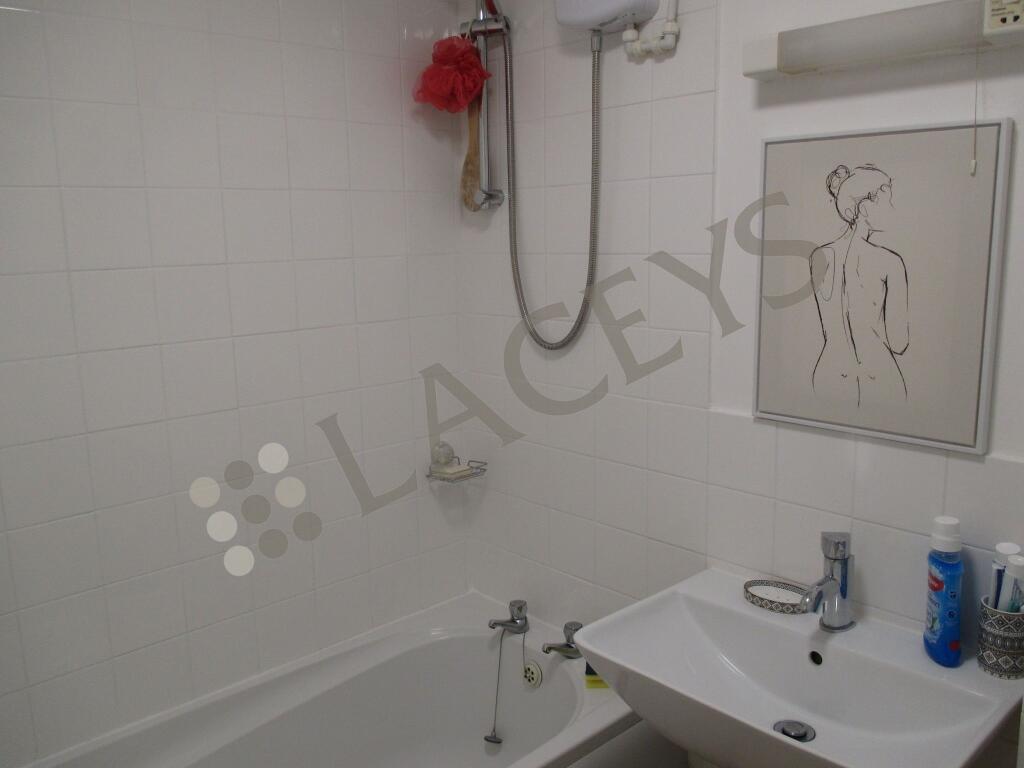 Apartment in Bath - More