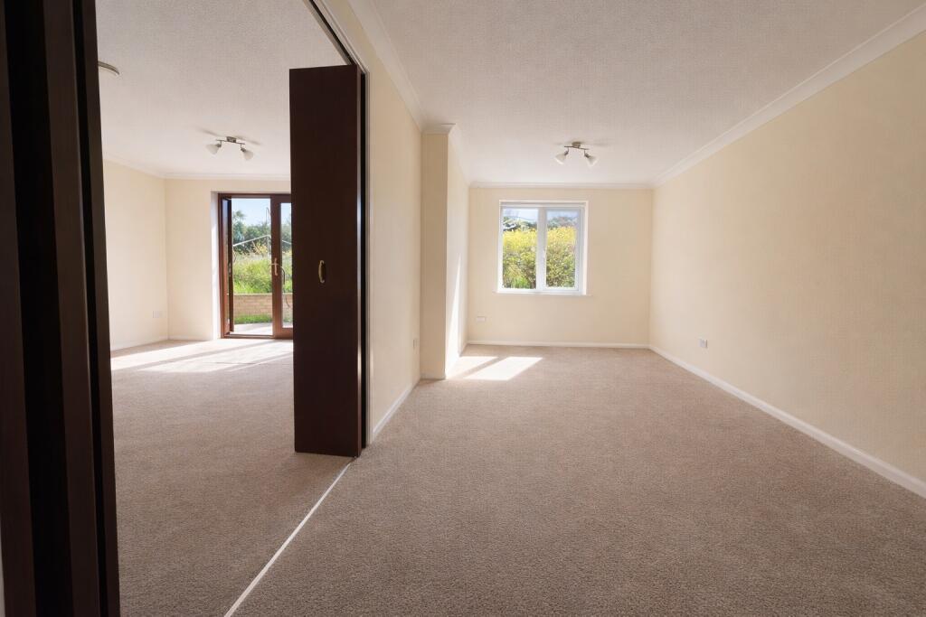 House in Newport - More