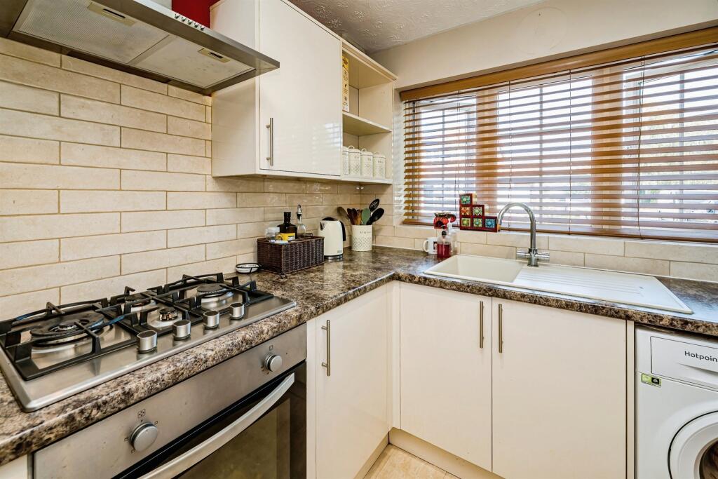 House in Slough - View 2