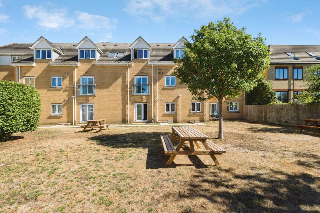 Apartment in London - View 3