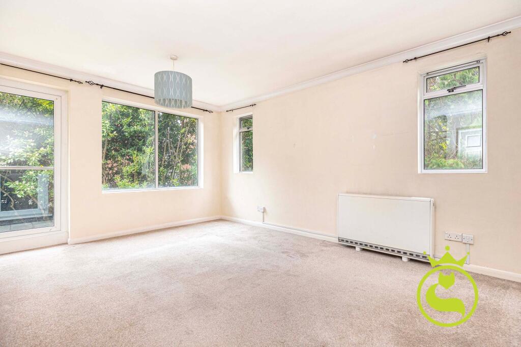 Apartment in Bournemouth, Alder Hills, Poole - View 3