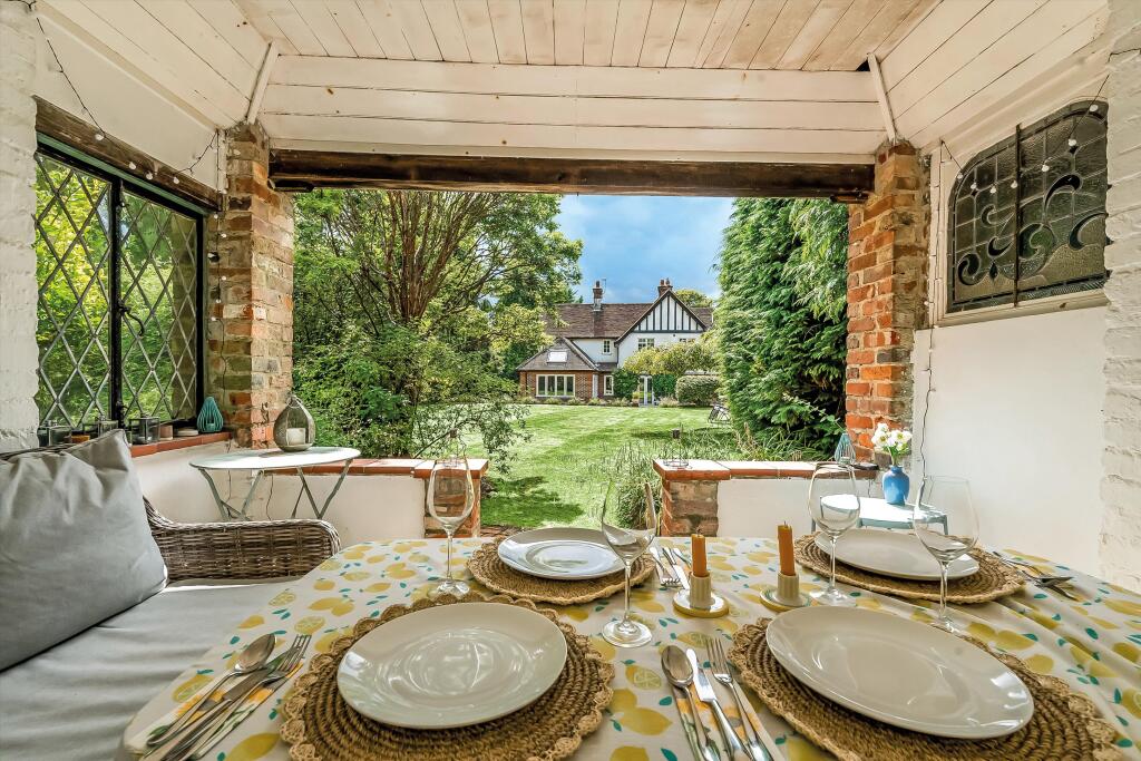 House in Guildford, Surrey - View 3