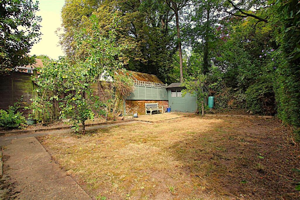 Bishopstoke Road, Bishopstoke, Eastleigh photo 3