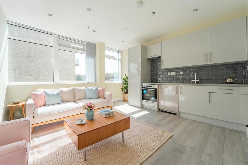 Main image of property: Manchester Road, Burnley