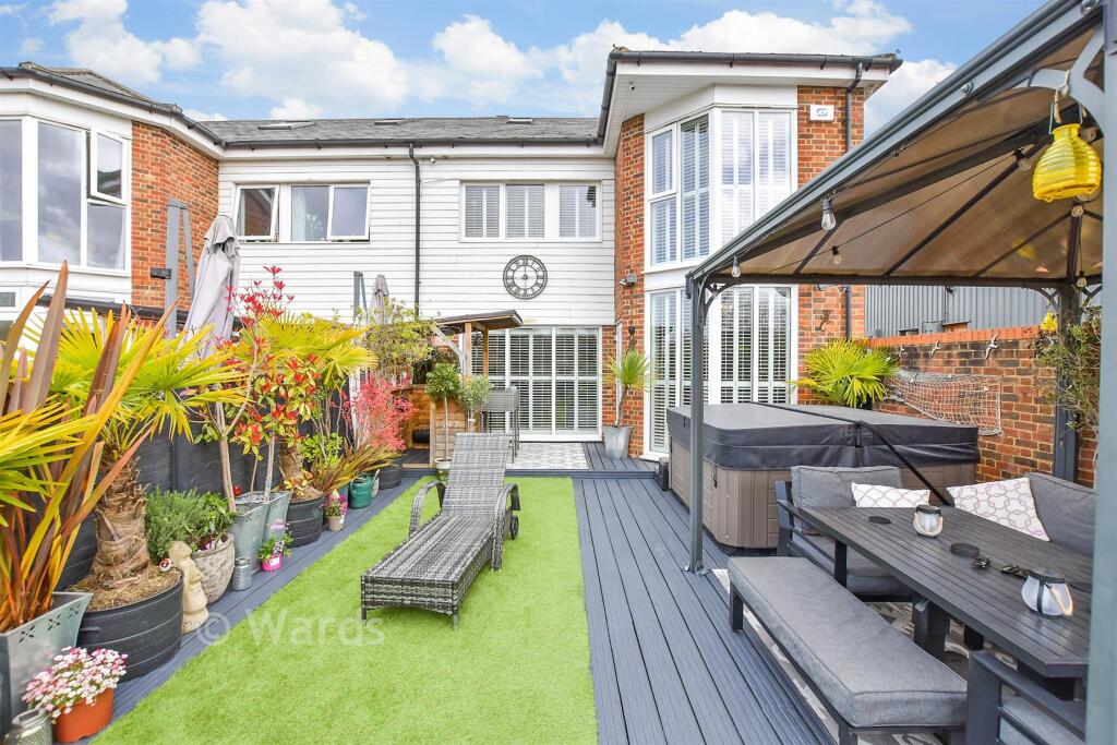 Main image of property: Waterside Quay, Aylesford, Kent