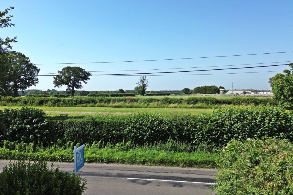 House in South Staffordshire, Penkridge - View 2