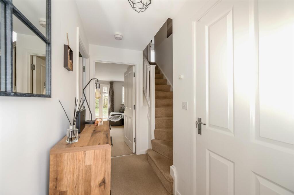 House in Clanfield - View 2