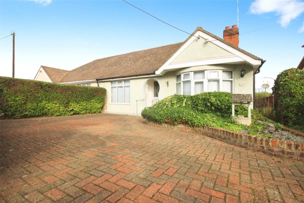 2-bed house on Victoria Avenue, Wickford, Essex, SS12, £350,000