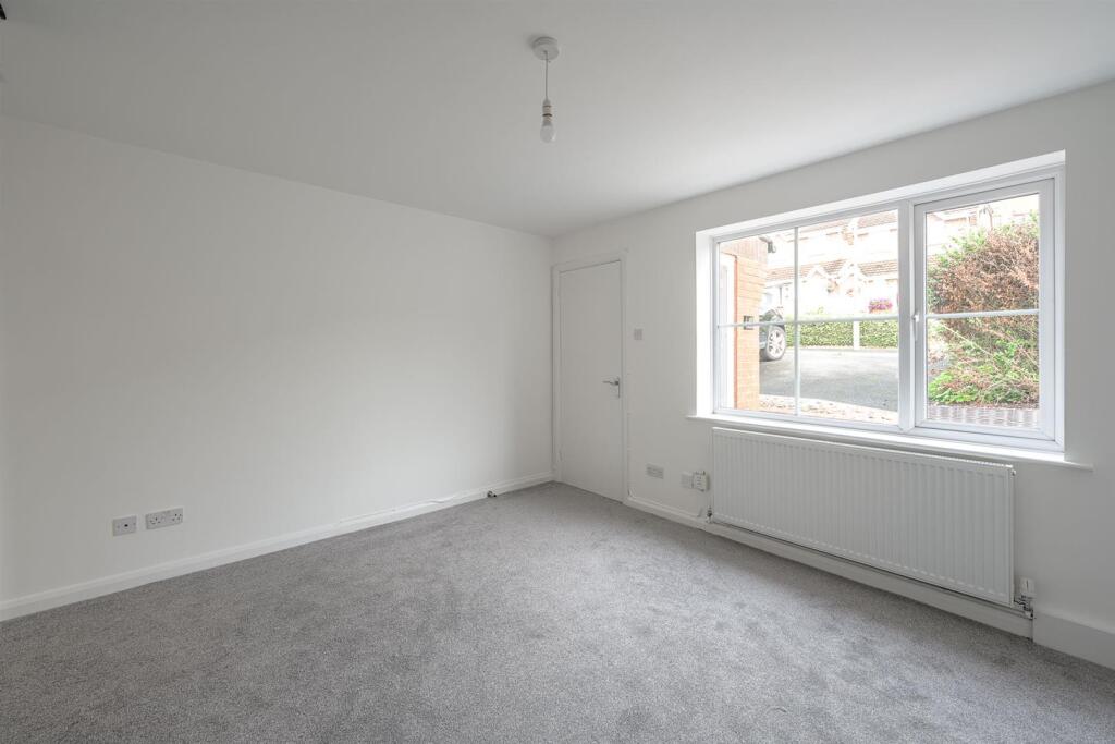 House in Kingswinford, Hawbush - View 5