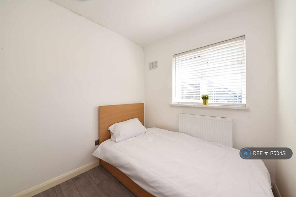 Apartment in London - View 5
